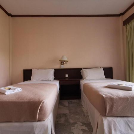 Oyo 89972 Borneo Paradise Beach Hotel Kota Kinabalu Eksteriør billede
