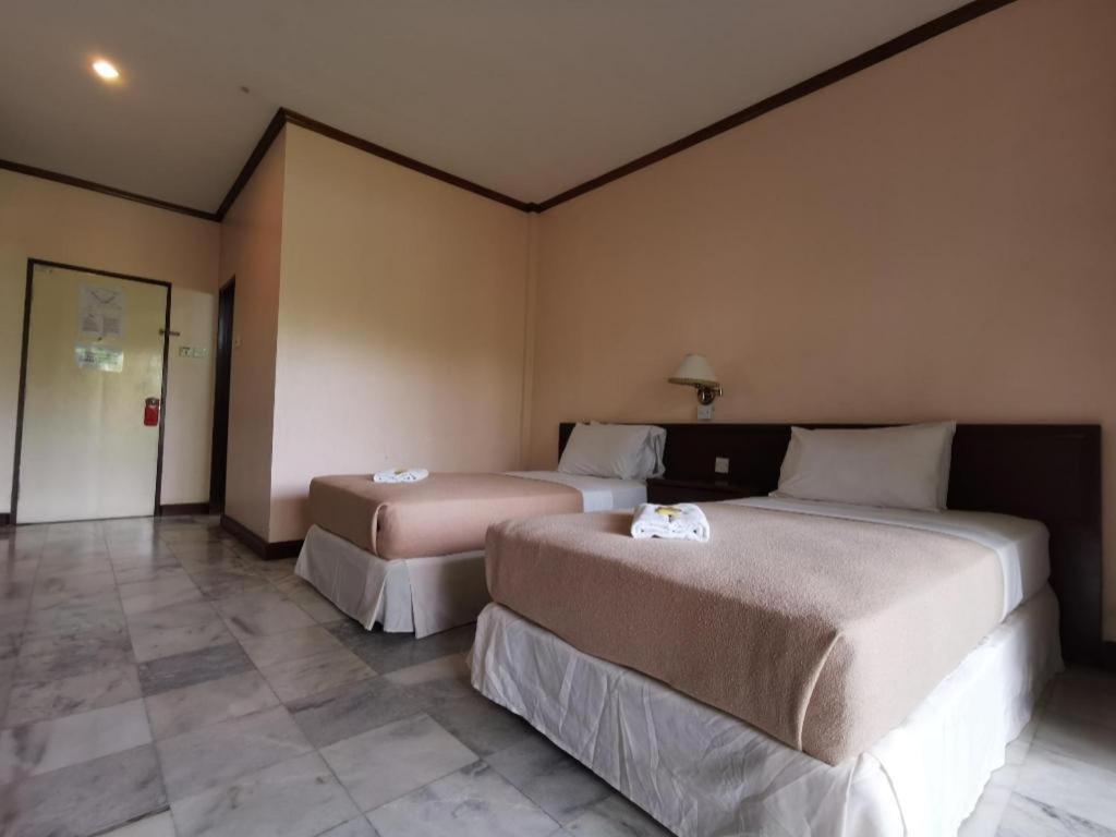 Oyo 89972 Borneo Paradise Beach Hotel Kota Kinabalu Eksteriør billede