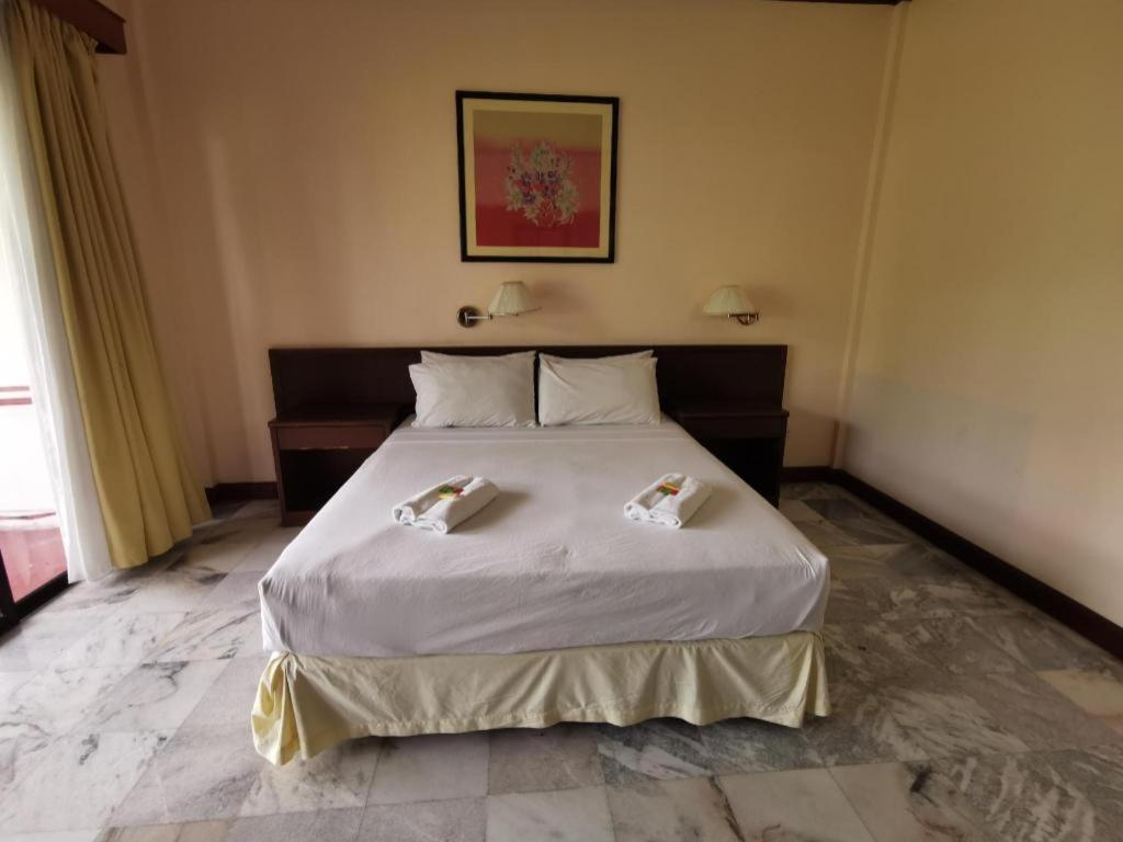 Oyo 89972 Borneo Paradise Beach Hotel Kota Kinabalu Eksteriør billede